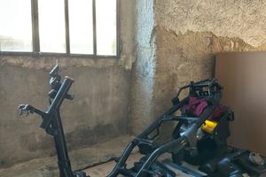 Telaio aerox 50 con boocco chiavi e caballetto