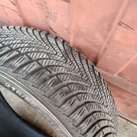 4 gomme 4 stagioni kumho 215/50 ZR 18