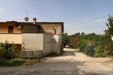 3 LOCALI A MONTOPOLI DI SABINA