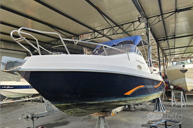 Terminal boat freeway 21 cabin