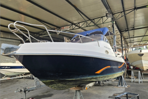 Terminal boat freeway 21 cabin