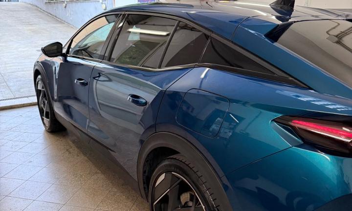 Peugeot 408 GT Hybrid 225 cv AT 8