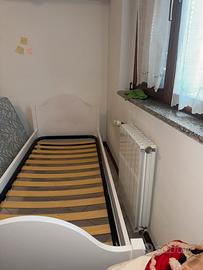 Letto singolo bianco