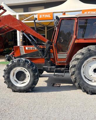trattore Fiat 90 90 con caricatore