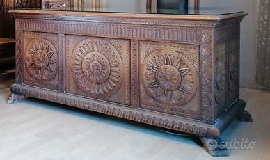 scrivania più poltrona intagliate anni 60