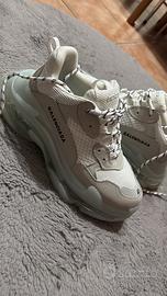 Balenciaga Triple S bianche