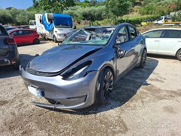 TESLA T5LD MODELLO Y AUT.SINISTRATA 23
