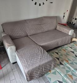 Divano 3 posti colore sabbia – €200