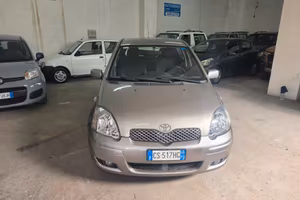 Toyota Yaris 1.0i 16V cat 5 porte