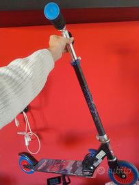 monopattino spiderman