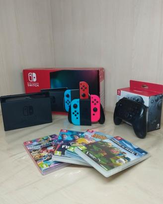 Nintendo Switch + Pro controller COME NUOVI