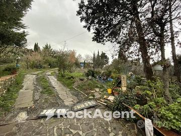 NOSTRA ESCLUSIVA INDIPENDENTE CON 4.200MQ DI TERRE