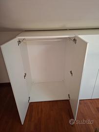 armadio Ikea con appendiabiti 