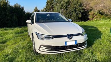 VOLKSWAGEN Golf 1.5 TGI DSG Life