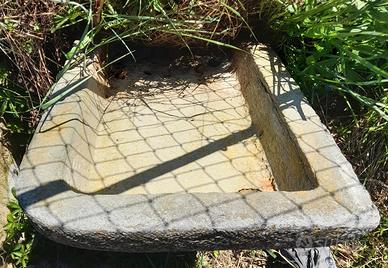 Lavandino lavatoio in pietra,  antico