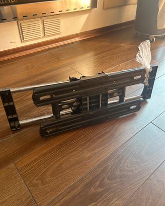 Supporto TV grande per parete (usato su 55”)