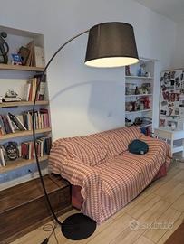 lampada piantana arco - dimmerata o non