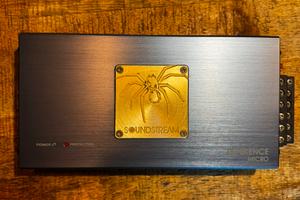 Amplificatore auto soundstream RFM600.4D