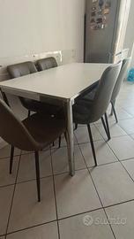 tavolo e sedie