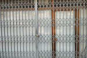 Negozio 200 mq con deposito di 500 mq