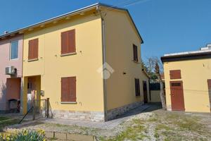 PORZIONE DI BIFAMILIARE A LUGO