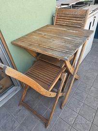 Tavolo e 2 sedie in legno da esterni