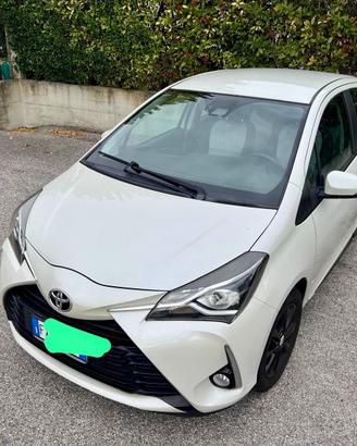 Toyota yaris 1000 active