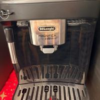 Macchina caffè de longhi magnifica evo