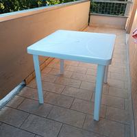 Tavolo da giardino