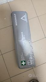 Kit auto triangolo e pronto soccorso renault