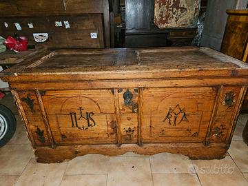 cassapanca tirolese antica 