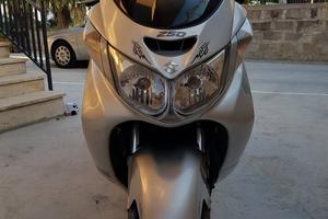 Suzuki burgman 250 an