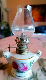 Piccola Lampada a Olio in porcellana - anni '60