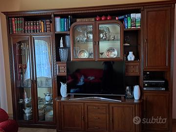 Mobile a muro e vetrinetta