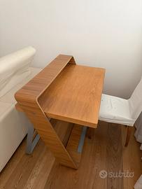 Scrivania con sedia