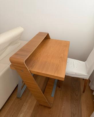 Scrivania con sedia