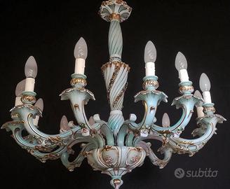 Lampadario in porcellana di Capodimonte