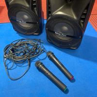 Casse attive altoparlanti con microfoni e cavi