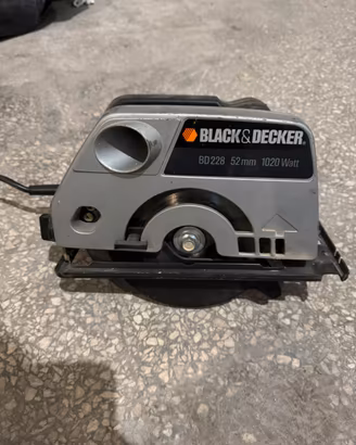 Sega circolare black & decker DB228