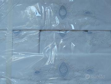 Lenzuola matrimoniali con federe