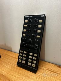 NATIVE INSTRUMENTS Traktor Kontrol X1 Mk2
