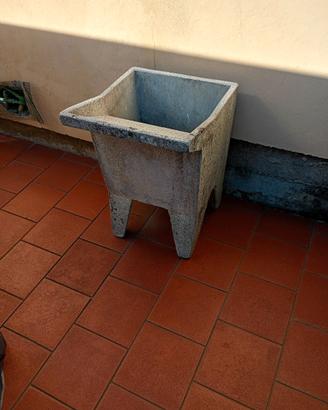 Lavatoio da esterno in cemento