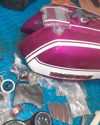 Suzuki gt 750 ricambi 