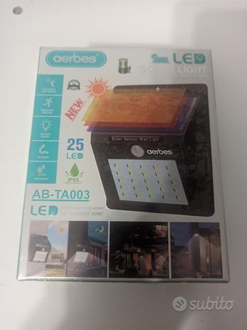 Faretto a Led Con Panello solare