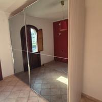 Armadio con ante scorrevoli