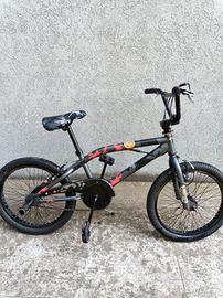 bicicletta BMX 