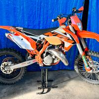 KTM 125 targato guidabile 16 anni