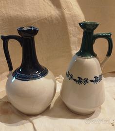Due brocche in ceramica smaltata 