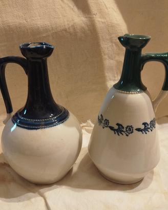 Due brocche in ceramica smaltata 