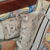 Converse beige fantasia floreale traforata